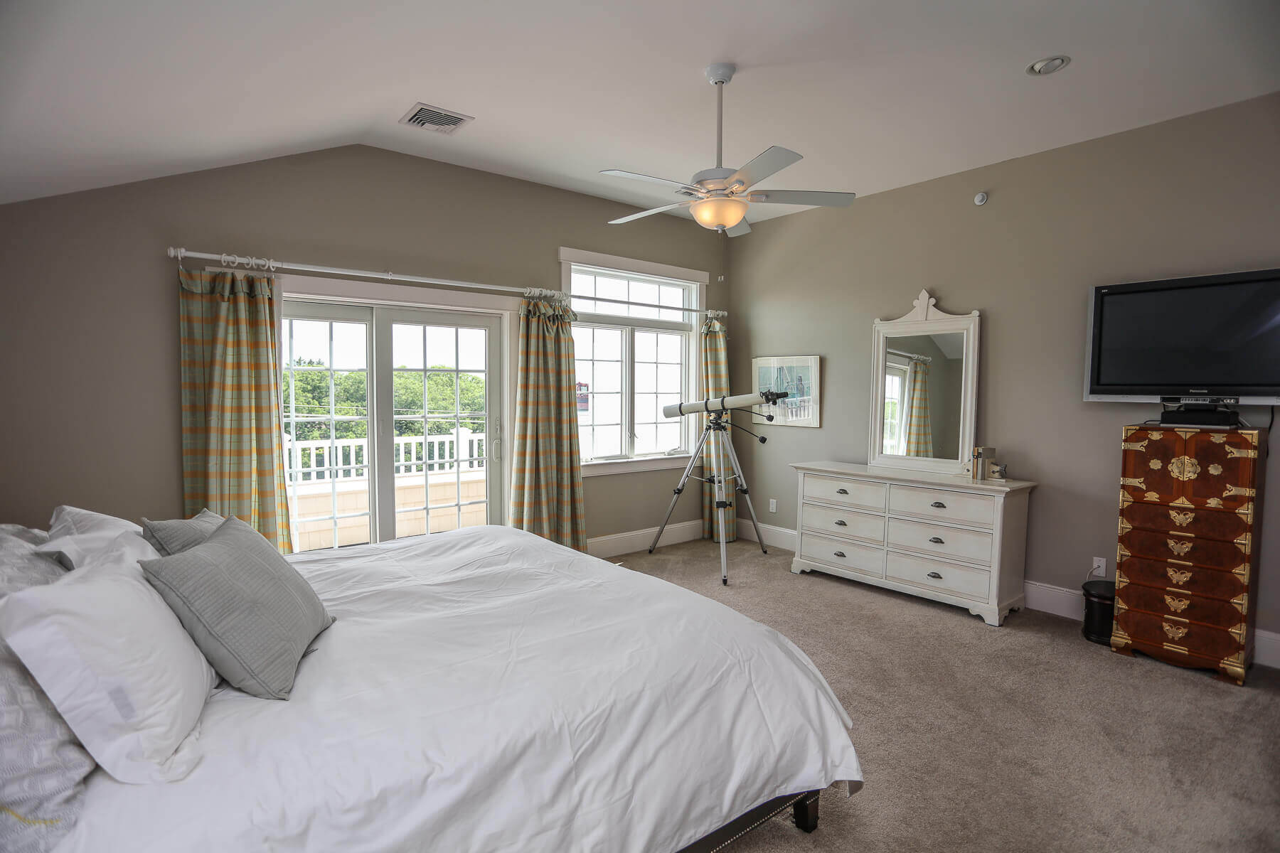 living room w patio doors